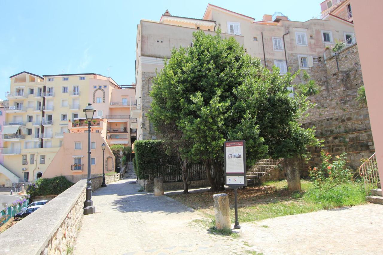 Sapore Di Mare Al Duomo Hotel Gaeta Eksteriør billede